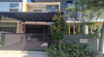 Gambar 1 Rumah 2 Lantai Bagus Semi Furnished SHM Komplek Taman Anggrek