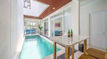 Gambar 2 Rumah Villa 2 Lantai Baru Furnished di Seminyak