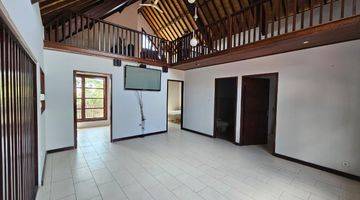 Gambar 2 Rumah Modern 2 Lantai SHM di Puri Gading Jimbaran