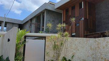 tampak depan elegan unique vila  with rice