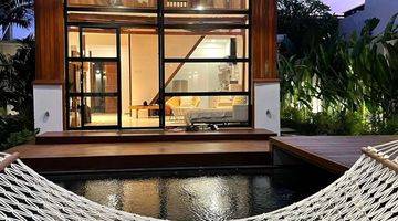 Gambar 1 Tropical Villa located in the famous area of Canggu