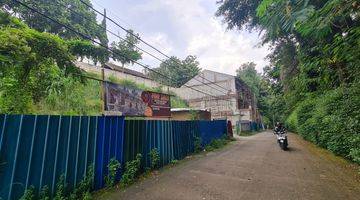 foto lainnya rumah 3 lantai di sayap