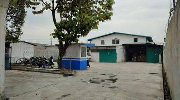 tampak depan gudang bagus di holis cigondewah