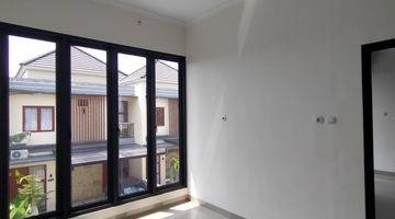 Gambar 2 Dijual Rumah 2 Lantai Siap Huni, Carport Muat 2 Mobil