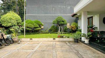 Gambar 3 Rumah Bagus 1,5 Lantai With Private Pool di Prime Area Menteng 