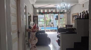 ruang keluarga dijual rumah dengan private pool