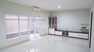 ruang keluarga dijual rumah siap huni di