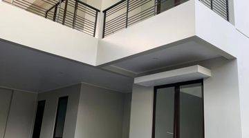 garasi/carport dijual rumah double decker 3