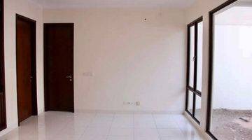 ruang keluarga dijual rumah siap huni di