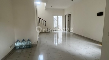 ruang keluarga disewakan rumah siap huni di