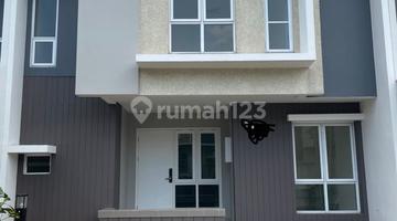 tampak depan dijual rumah cantik siap huni