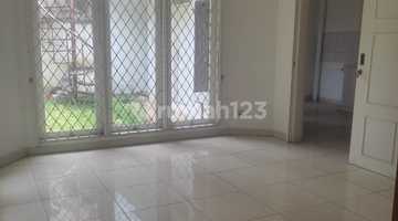 ruang makan dijual rumah siap huni di