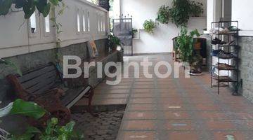 Gambar 1 Rumah Hook Mewah Semi Furnished Pinggir Jalan