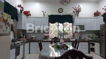 Gambar 3 Rumah Hook Mewah Semi Furnished Pinggir Jalan