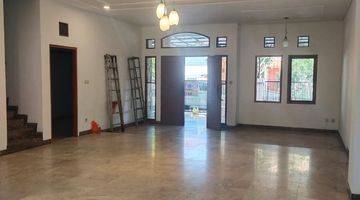 Gambar 4 Dijual Rumah 2 Lantai di Batununggal Bandung