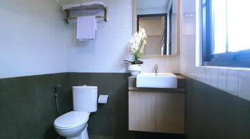 kamar mandi rumah semiready bernuansa jepang di