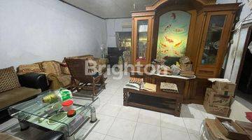 Gambar 5 RUMAH JELAMBAR JAKARTA BARAT ROW 2 MOBIL