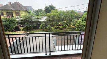 Gambar 2 Rumah 2 Lantai Bagus Semi Furnished di Griya Loka Sektor 1.2, Tangerang