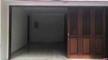 Gambar 5 Pangeran Antasari, Area Komersil, Rumah Mewah, Ada Pool 