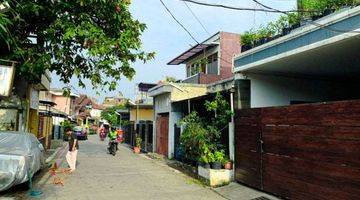 Gambar 4 Dijual Rumah Kost 3 Lantai Di Daerah Cicadas Masuk Mobil 