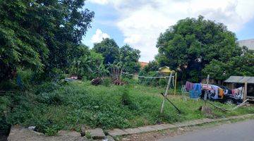 Gambar 4 LOKASI BAGUS,DEPAN UNIVERSITAS INDONESIA 