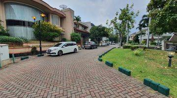 Gambar 4 Di Bukit Gading Villa 
tampak Siring Kelapa Gading Bagus