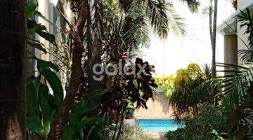 Gambar 4 Rumah Ada Swimming Pool Citraland Graha Famili Furnished lengkap