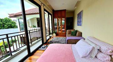 Gambar 3 Dijual Rumah Cantik Dan Cozy Furnished Ada Pool di Sutera Magnolia. Ivn