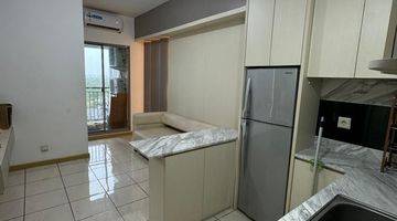 Gambar 4 DISEWAKAN 2 BEDROOM FURNISHED VIEW POOL DI M TOWN RESIDENCE