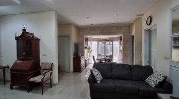 ruang keluarga langka rumah green lake city