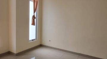 kamar tidur  rumah green lake city 8x16