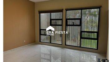 Gambar 2 Dijual Rumah 2 Lantai Semi Furnished di Cluster Australia Ebony, Green Lake City. Adrefbw