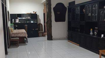 Gambar 4 Dijual Rumah Tua Kemanggisan Hitung Tanah di Bawah Pasar