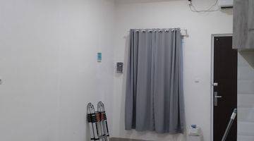 Gambar 3 Rumah Bagus  2 Lantai siap huni Semi Furnished