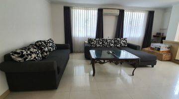 Gambar 2 Rumah 2 Lantai Bagus Furnished di Taman Beverly Golf Lippo Karawaci, Tangerang