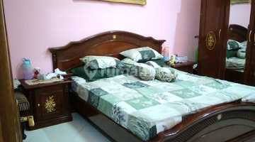 kamar tidur rumah 2 lantai di kebon