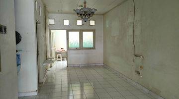 ruang keluarga rumah di puri gardenia kalideres,