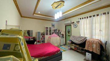 kamar tidur rumah di muara karang, jakarta