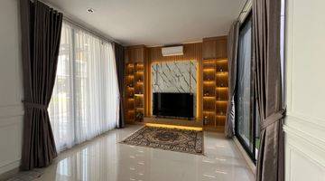 Gambar 2 Rumah 2 Lantai Summarecon Bogor Full Furnish Depan Taman