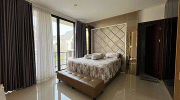 Gambar 1 Rumah 2 Lantai Summarecon Bogor Full Furnish Depan Taman