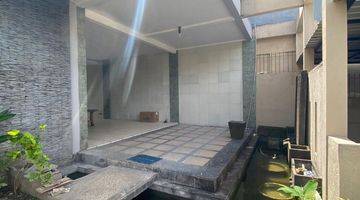 Gambar 4 FOR RENT RUMAH SEMI VILLA WITH GARDEN BERLOKASI STRATEGIS DI RENON