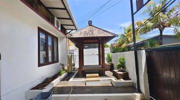 Gambar 2 FOR SALE RUMAH 2 LANTAI FULL FURNISHED BERLOKASI DI JIMBARAN