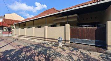 Gambar 1 FOR YEARLY RENT RUMAH LUAS FULL FURNISHED BERLOKASI DEKAT TSM