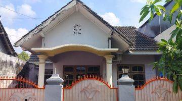 tampak depan rumah second terawat harga masih