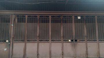 tampak depan rumah kos 4 lantai di