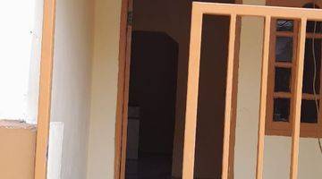 tampak depan rumah baru sederhana di semanan