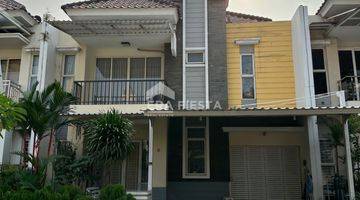 Gambar 1 Rumah Puri Mansion di Jalan Boulevard Harga Bagus