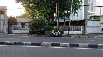 Gambar 1 Rumah Bangunan Lama/Tua dekat area Perkantoran Jl. KS Tubun, Slipi, Jakarta Barat