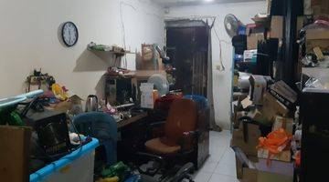 Gambar 1 Rumah di Jalan pluit karang elok 5 selatan
Kelurahan pluit 
Kecamatan penjaringan
Jakarta Utara SHM Butuh Renovasi hadap Selatan harga 2,3 M