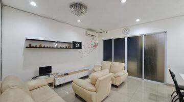 Gambar 1 Rumah di Golf lake residence
Kamal 
Jakarta barat 2 Lantai SHM Bagus